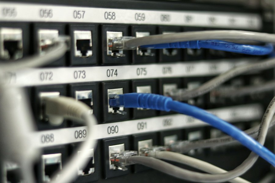 Network patch panel with cabling