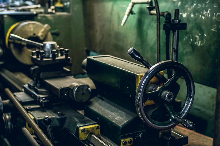 Metal lathe machine